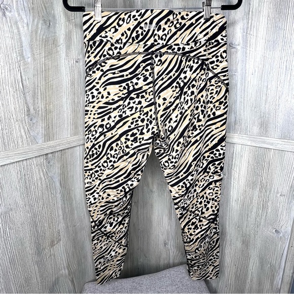 PINK Sport Ankle Leggings Animal Print - Picture 6 of 8